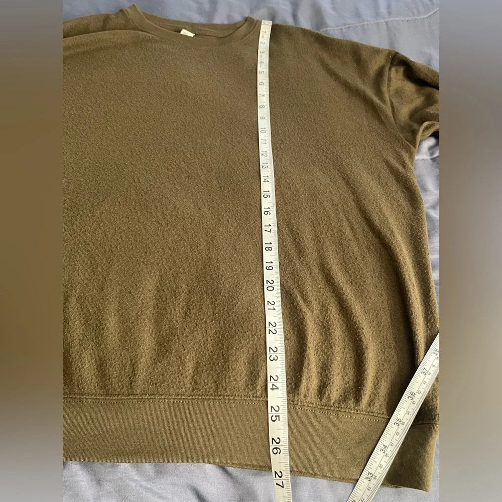 🧘🏽‍♀️ VGUC Alo Yoga Green Soho Pullover Sweater - Sz Medium